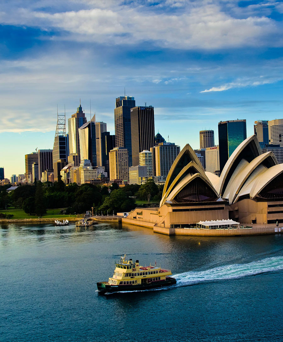 feature photo of a Sydney hyperhidrosis treatment model and the ocean in the back